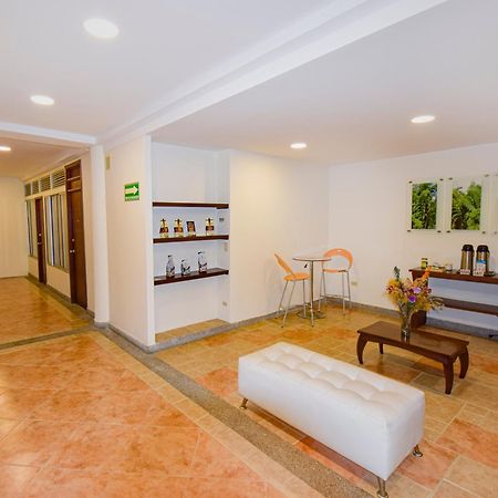 Hotel Monarca Armenia Esterno foto