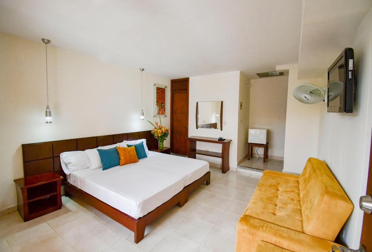 Hotel Monarca Armenia Esterno foto