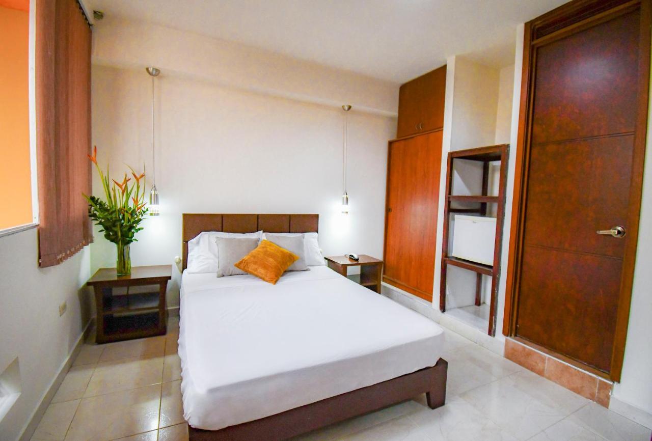 Hotel Monarca Armenia Esterno foto