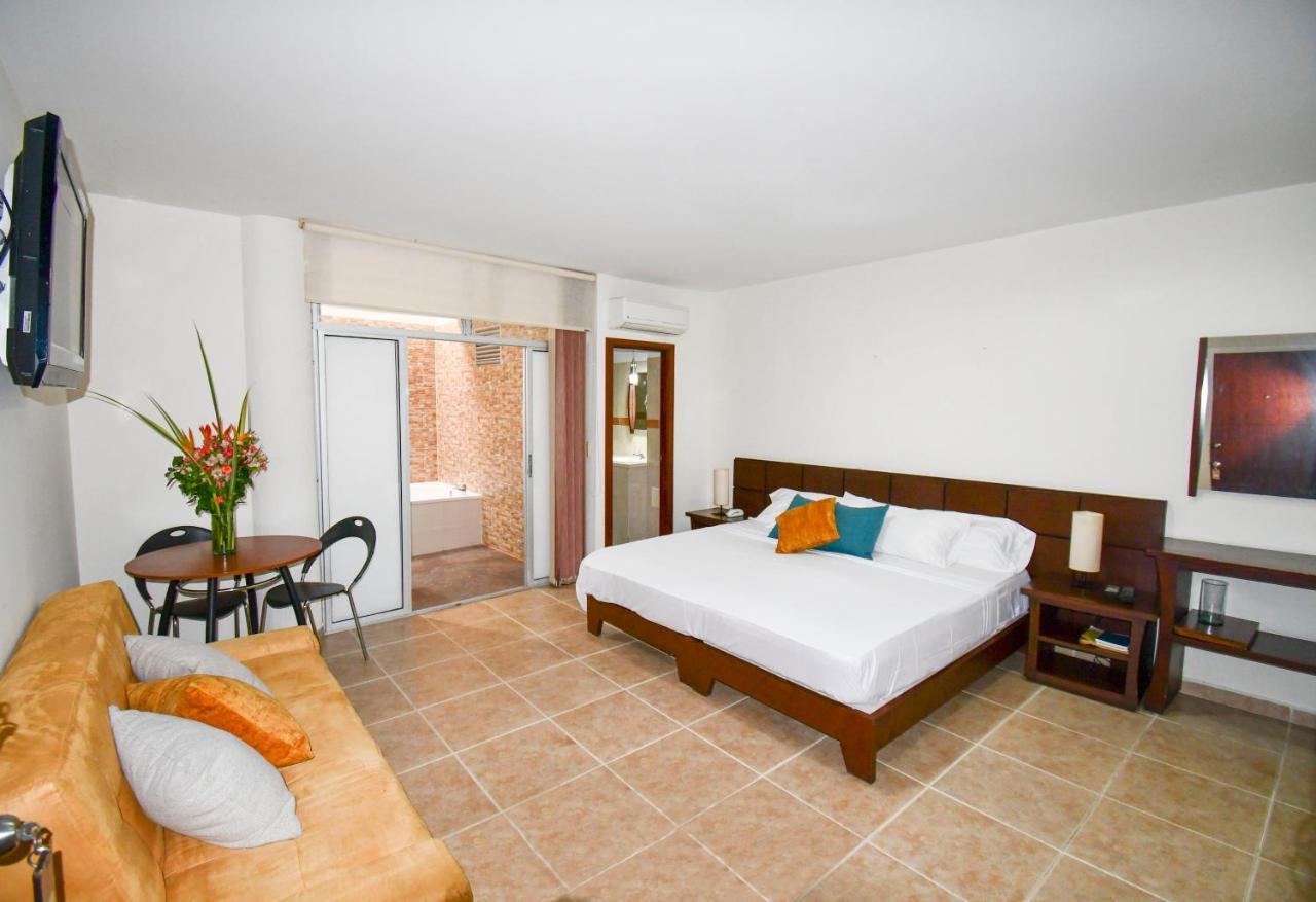 Hotel Monarca Armenia Esterno foto