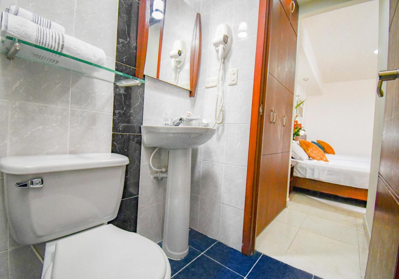 Hotel Monarca Armenia Esterno foto