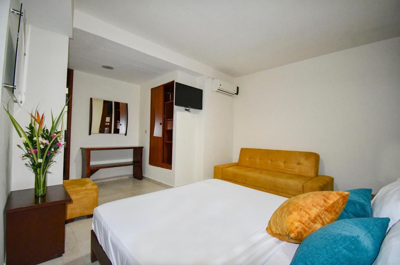 Hotel Monarca Armenia Esterno foto