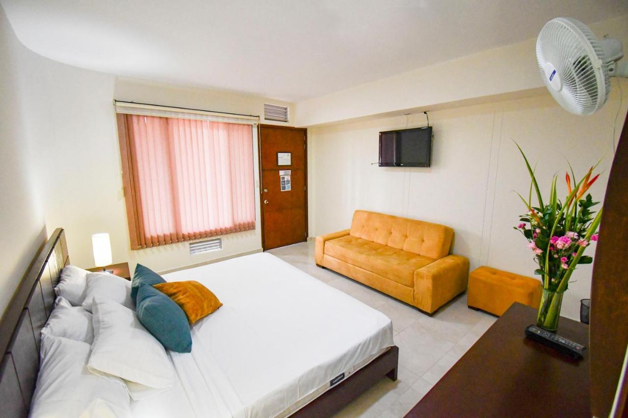 Hotel Monarca Armenia Esterno foto