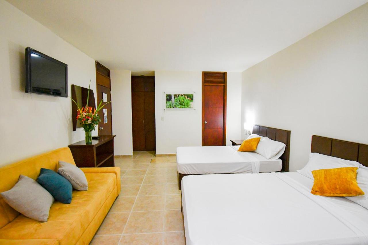 Hotel Monarca Armenia Esterno foto