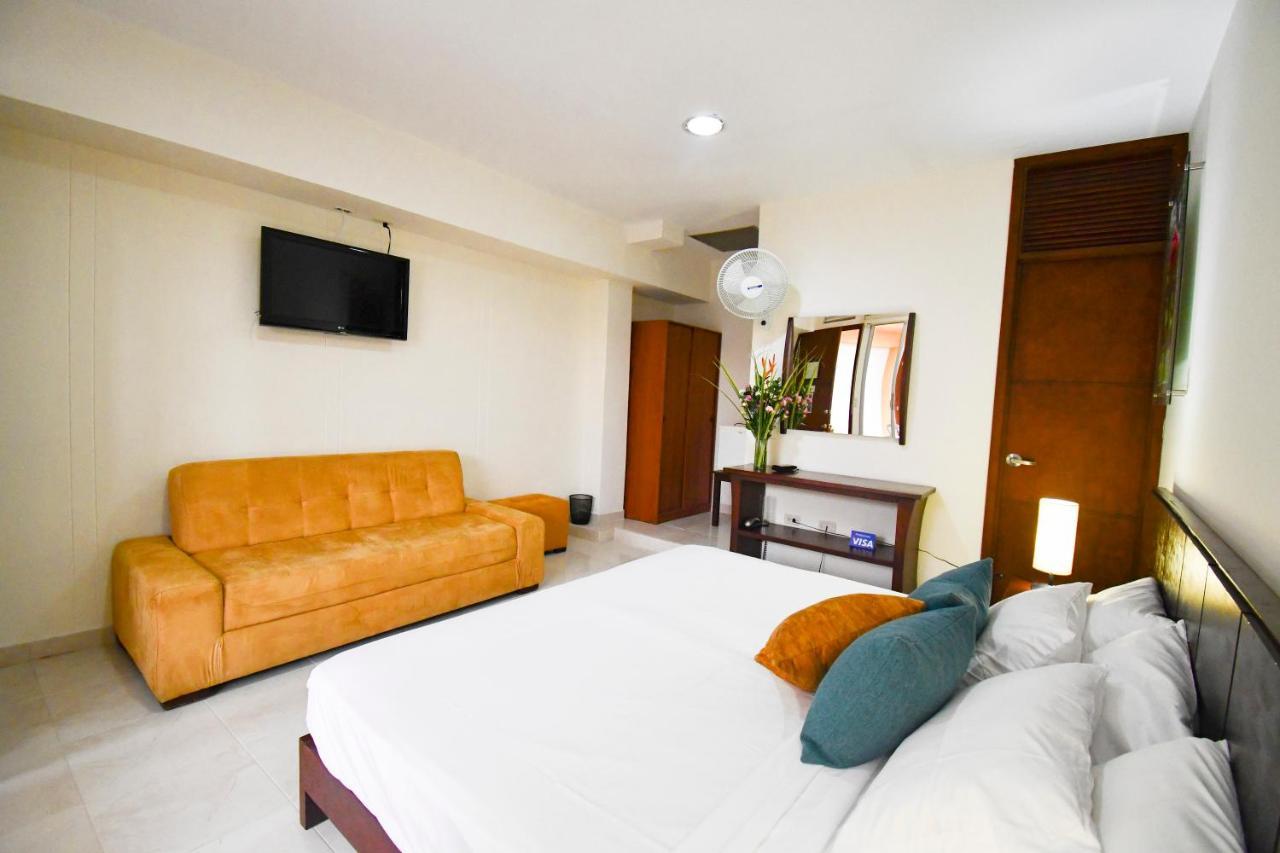 Hotel Monarca Armenia Esterno foto