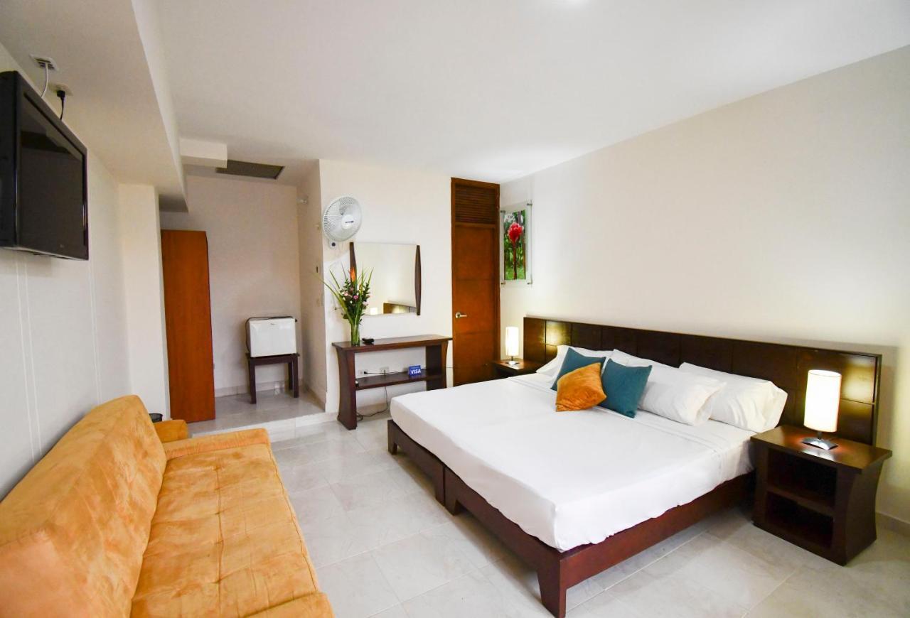Hotel Monarca Armenia Esterno foto