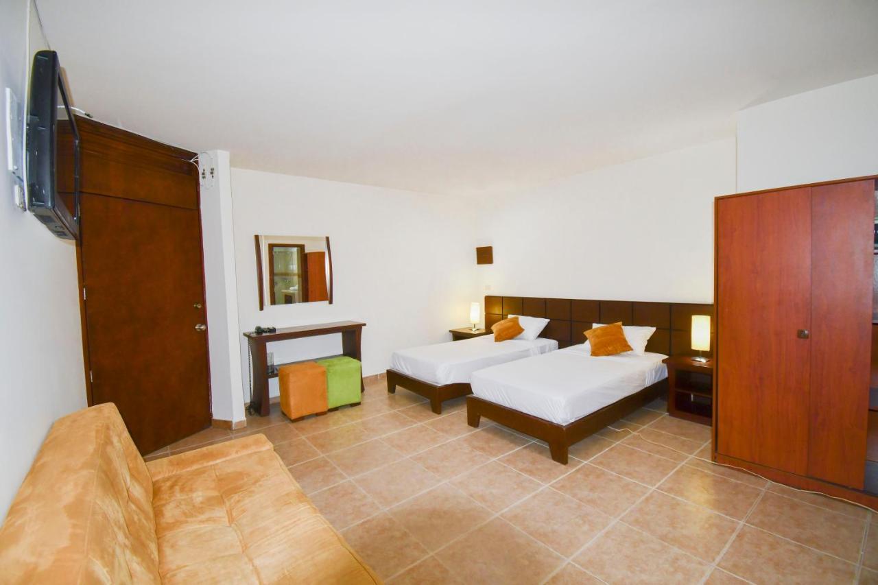 Hotel Monarca Armenia Esterno foto