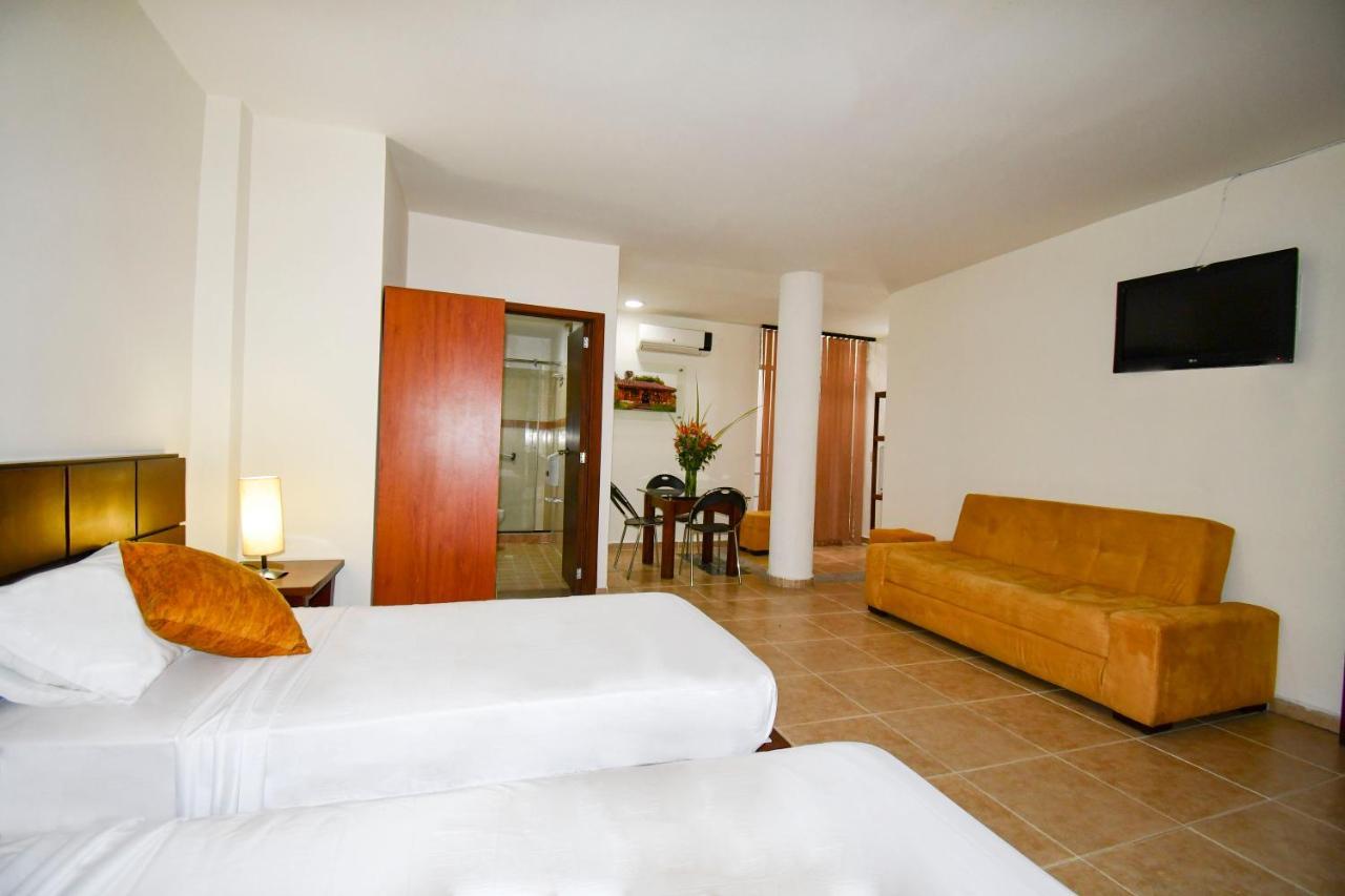 Hotel Monarca Armenia Esterno foto
