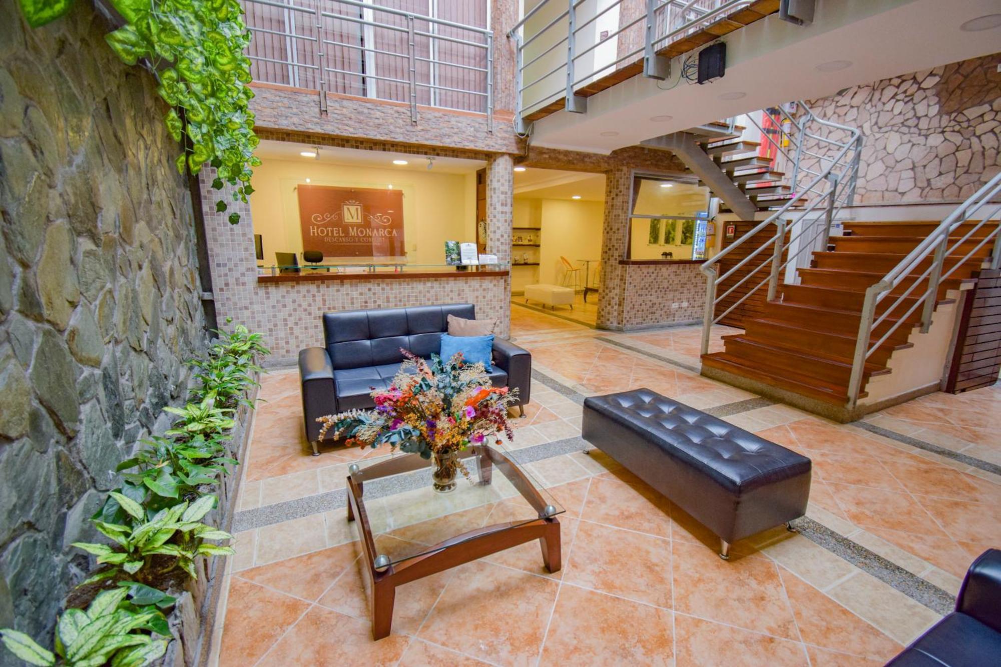 Hotel Monarca Armenia Esterno foto