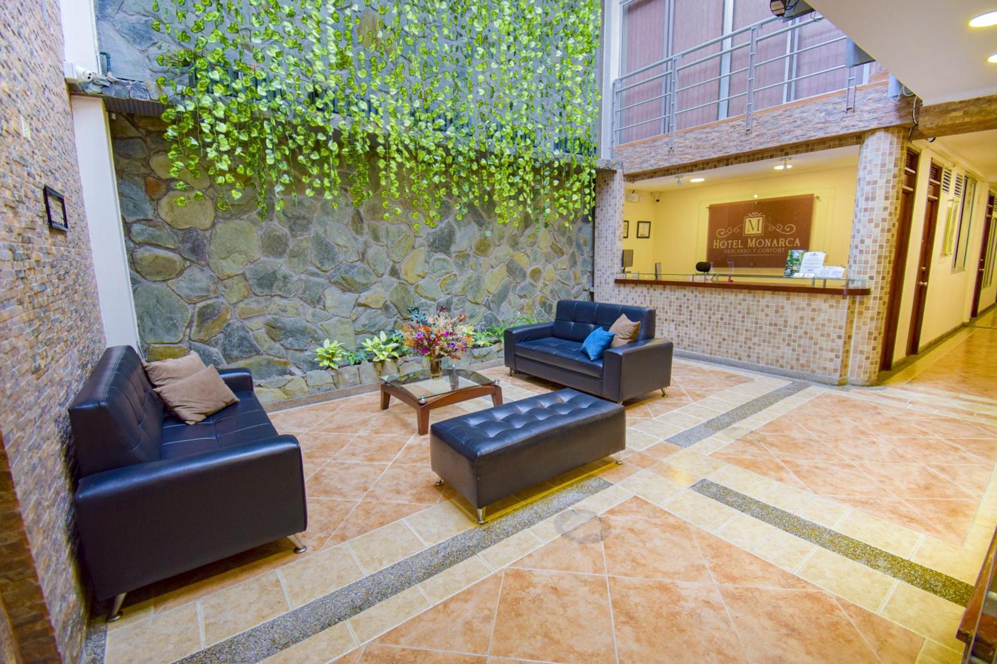 Hotel Monarca Armenia Esterno foto